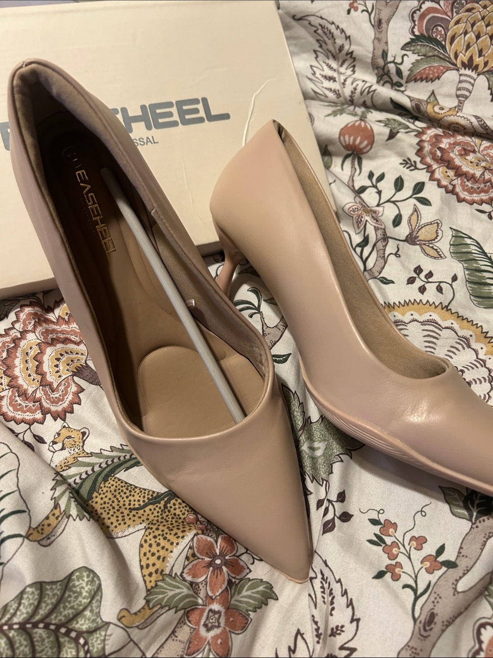 Women's Blush Pointed-Toe Mid Heel Pumps